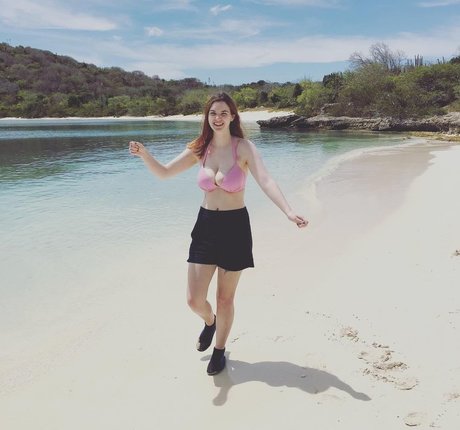 Sarah Z star pictures