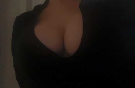 Moosuki model erotic photos