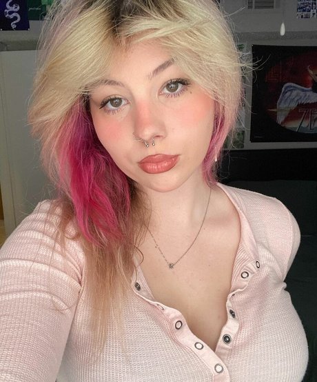 Kendi Ken ASMR star nice images