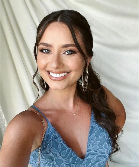 Camila Bonatelli nice star photos