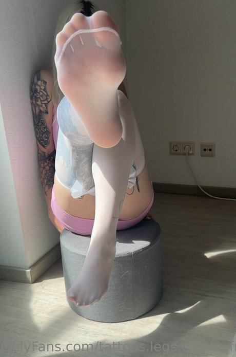 tattoos legs nylons free nude star photos