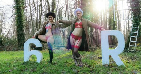 nataliewinz art model archive