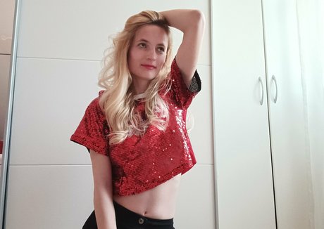 sailerwolfgirl adult star photo