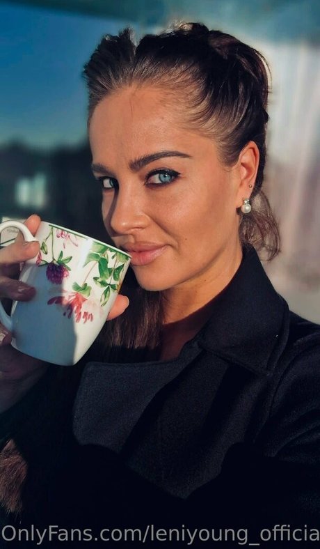 leniyoung official pretty star photo