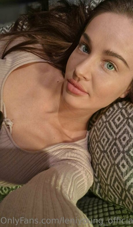 leniyoung official hot star picture