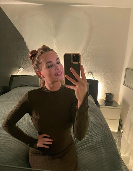 leniyoung official star pornographic image