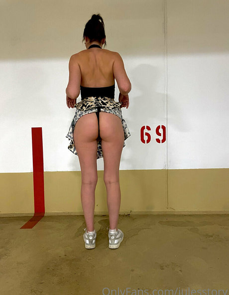 julesstory model hot picture