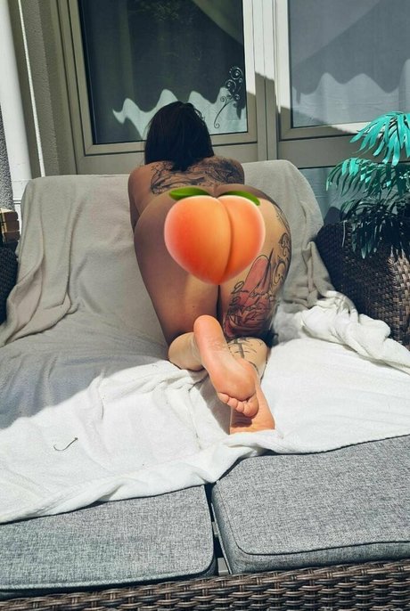 cocolinaa69 nude model images