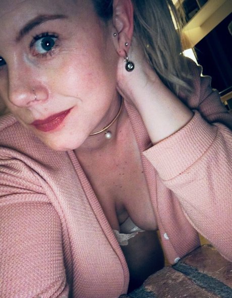 vanessa obsequious hd actress img