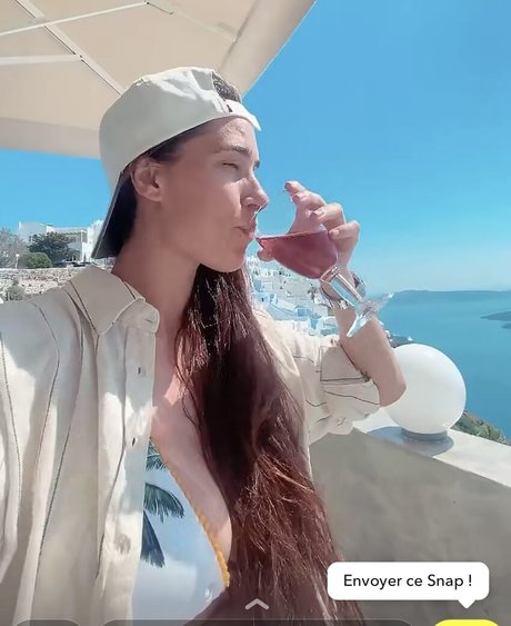 Laura Petard nudes actress images