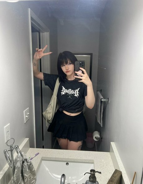 wuvkyu pornstar beautiful gallery