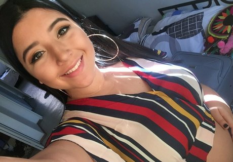 mamicolombia22 beautiful actress pic