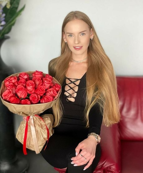 Oksana Neveselaya model pretty pictures