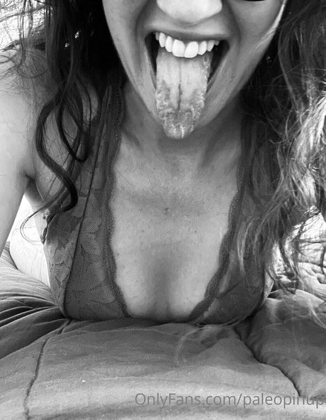 paleopinup pretty star images