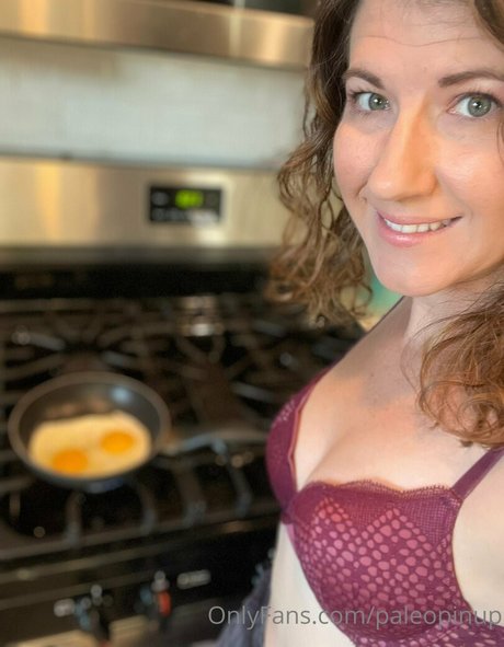 paleopinup star sexy picture