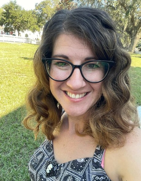 paleopinup nice model image