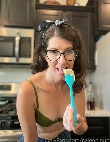 paleopinup pornographic model gallery