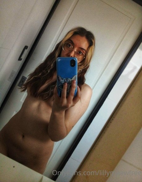 lillymeawfree pornstar naked pic
