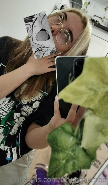 lillymeawfree model perfect photos