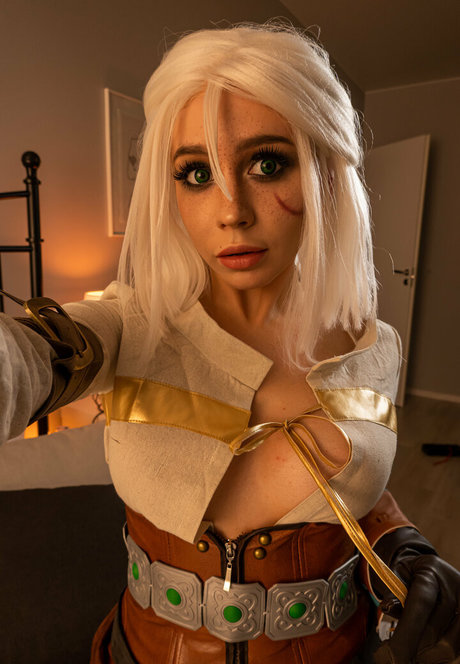 Hheadshhot model naked photos