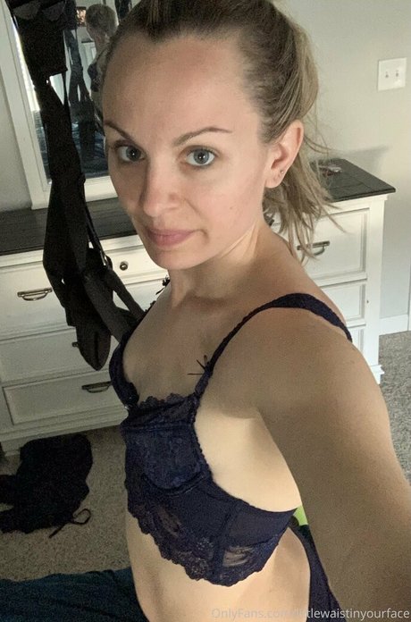 littlewaistinyourface pornstar beautiful pic