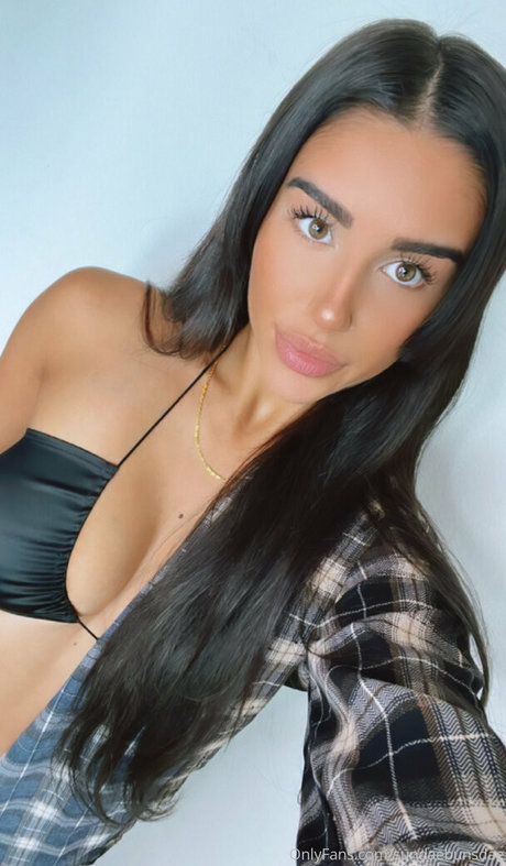 miafall model porn gallery