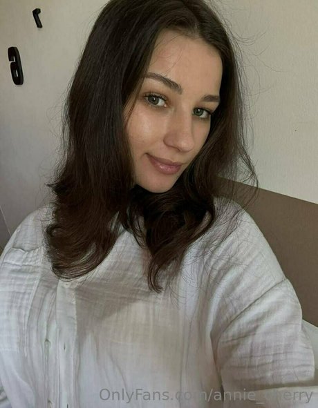 annie cherry pornstar naked pic