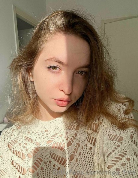 miyu free erotic actress pics