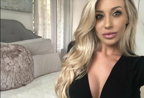 Queen Bambii pornstar sexy galleries