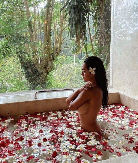 Sephora Noori model nice pictures