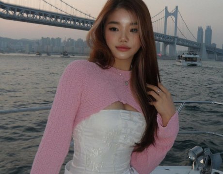 Annxhy nude model pics