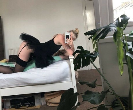 Kara Moon star beautiful pic