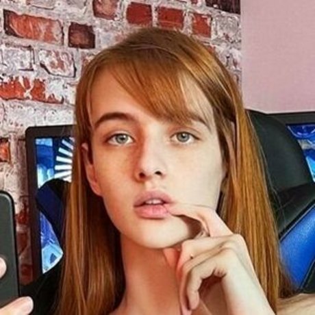 Lollipop Ginger naked star photos