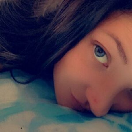 _freckles and roses exclusive model image