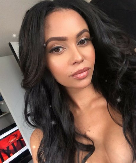 Vanessa Morgan pornstar exclusive image