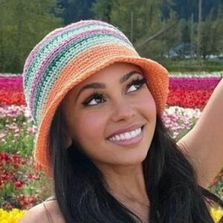 Vanessa Morgan top star pic