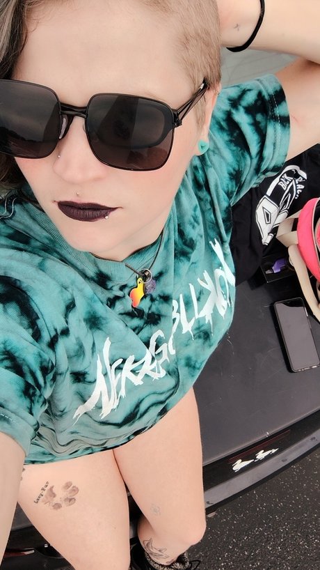 Nova The Puppy sex model pic