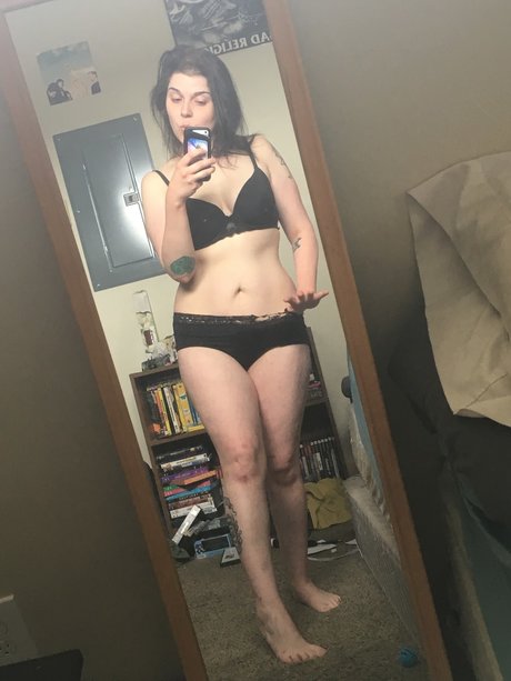 Trash Princess model adult pic