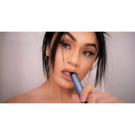 Alexathebaddy hot actress picture