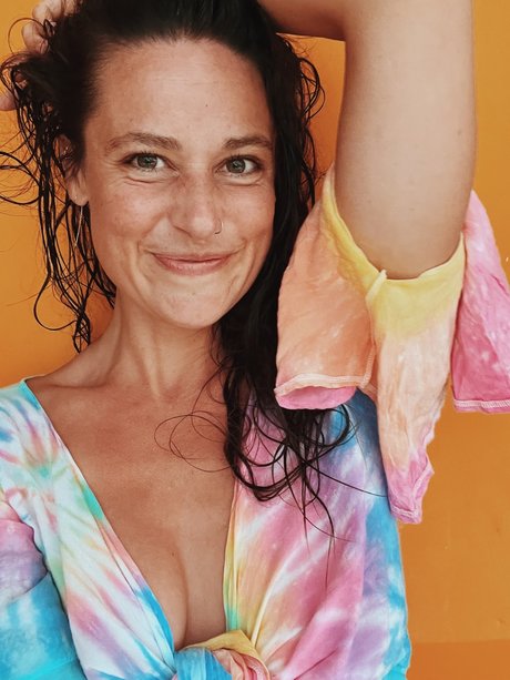 Cha Wilde s Pineapple Playroom art star pictures