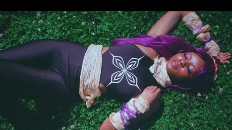 The LMG_ perfect model photo