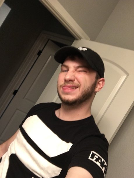 Alex Home hot actress picture