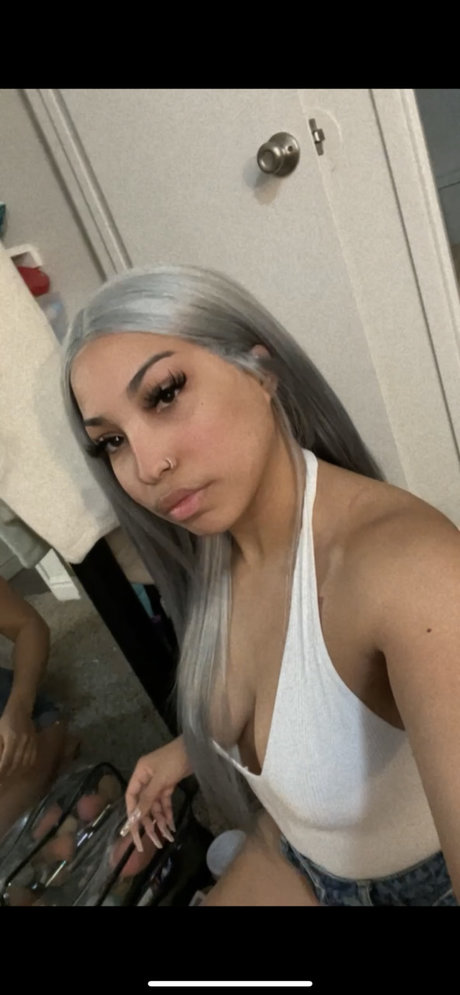 Fiji model naked photos