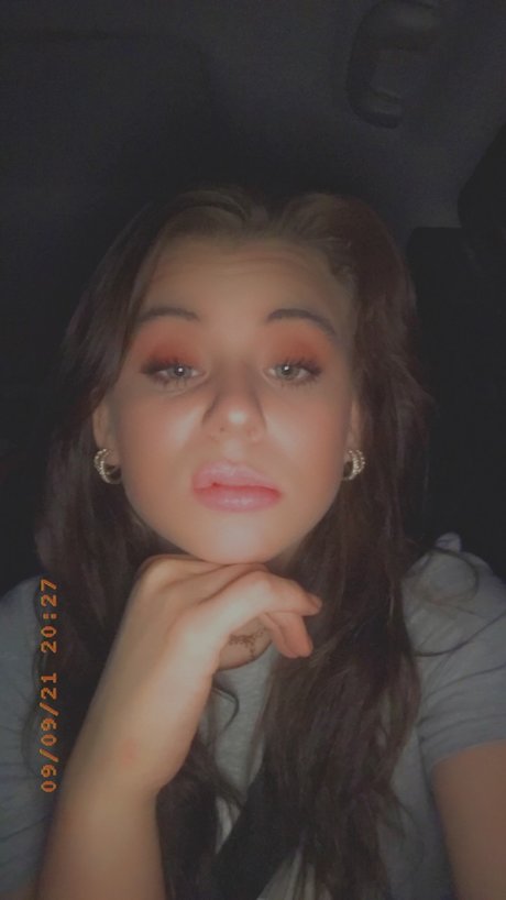 I play wit da pussy like tickle me Elmo nice pornstar img