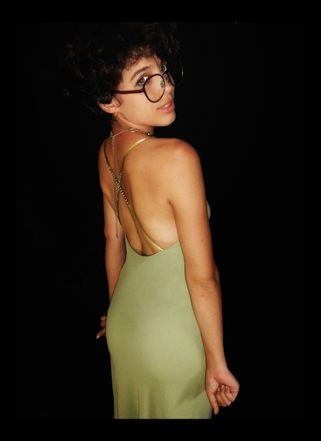 Milky_ model pornographic picture