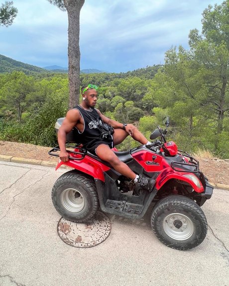 Cherr Brown xxx model img