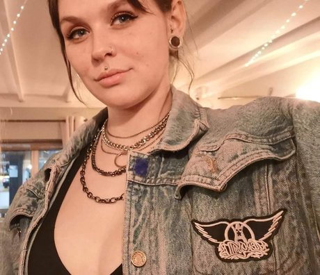 Stephanie Jayne nude model gallery