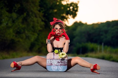 Selenne Noir star hot gallery