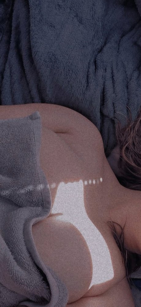 Aerinette pornographic actress pictures