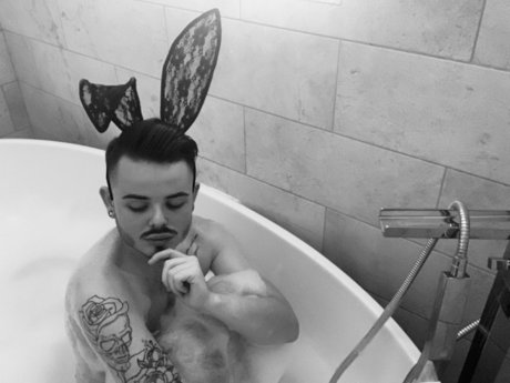 Alfey D curtis_ model pornographic image